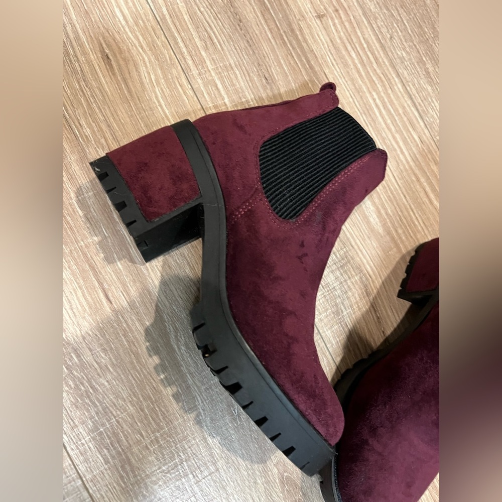 Seven7 Berlin Lug Sole Bootie, size 6